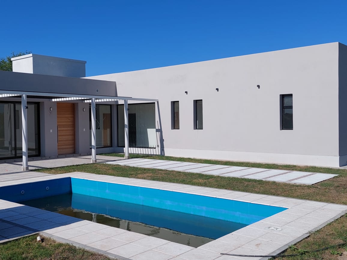 Vta. HERMOSA CASA A ESTRENAR. Barrio Tamarindo. Muy buena ubicacion!