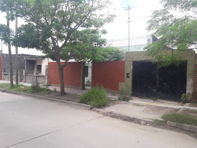 ¡Vta. Terreno con Construcciones – Zona Av. Moreno – Viamonte al 400!