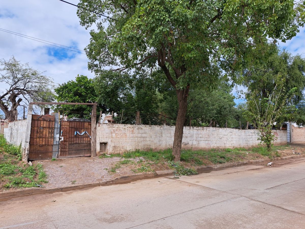 Vta. Terrenos con Construcción – Sáenz Peña al 2000