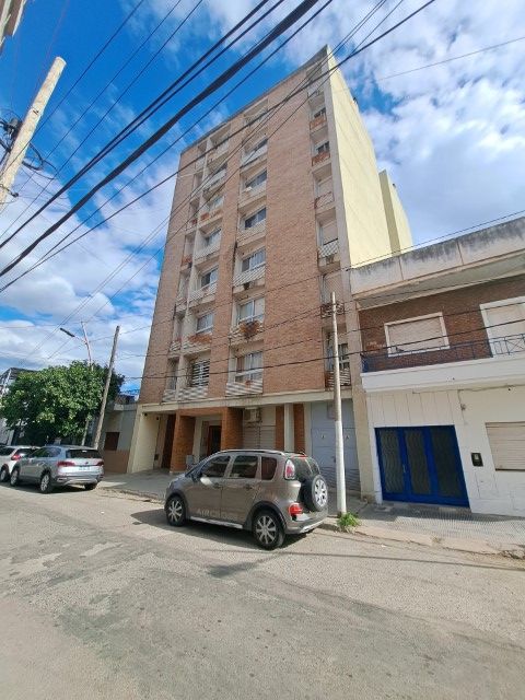 Alq. Departamento 2 Dormitorios Céntrico – Entre Ríos al 400